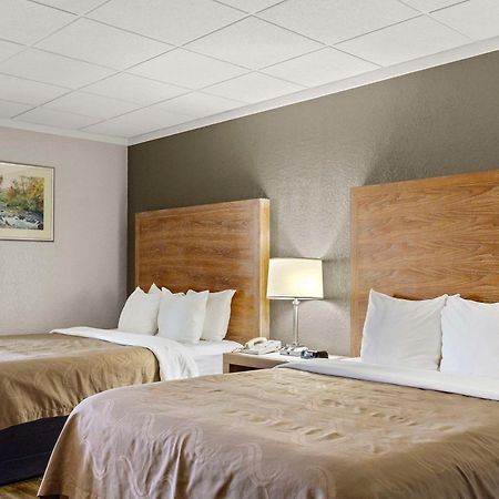 Quality Inn & Suites Downtown Грийн Бей Екстериор снимка