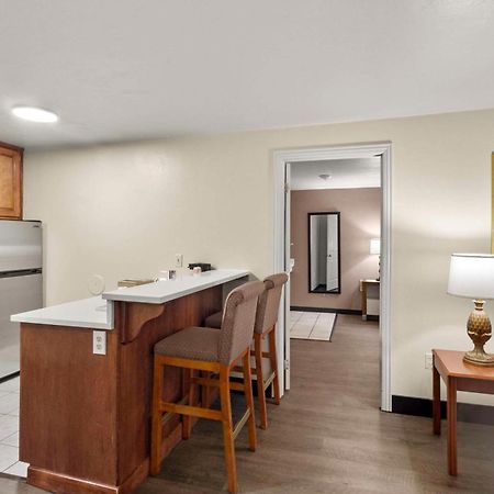 Quality Inn & Suites Downtown Грийн Бей Екстериор снимка