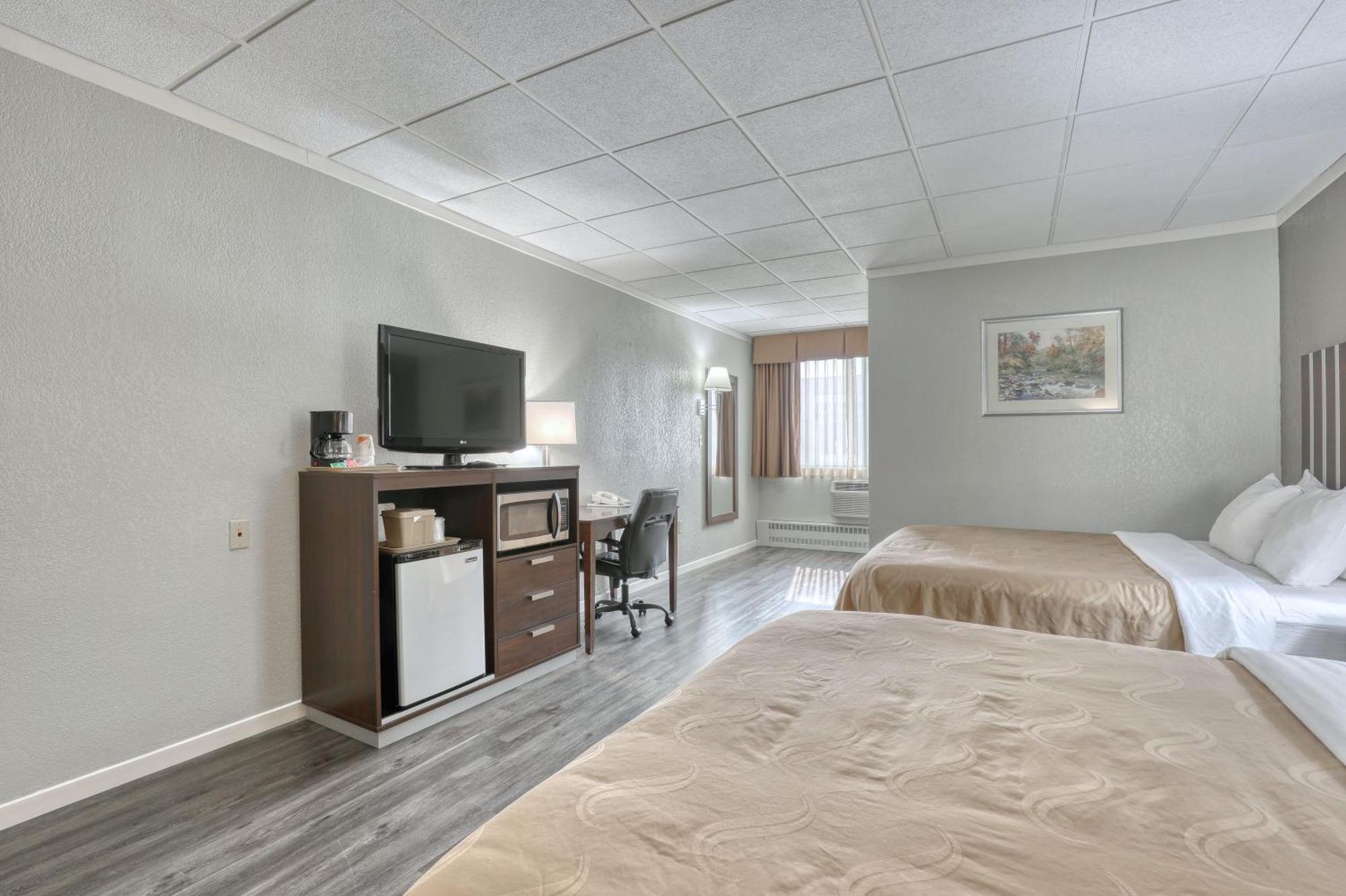Quality Inn & Suites Downtown Грийн Бей Екстериор снимка