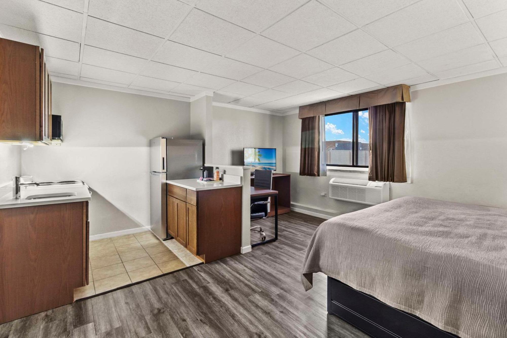 Quality Inn & Suites Downtown Грийн Бей Екстериор снимка