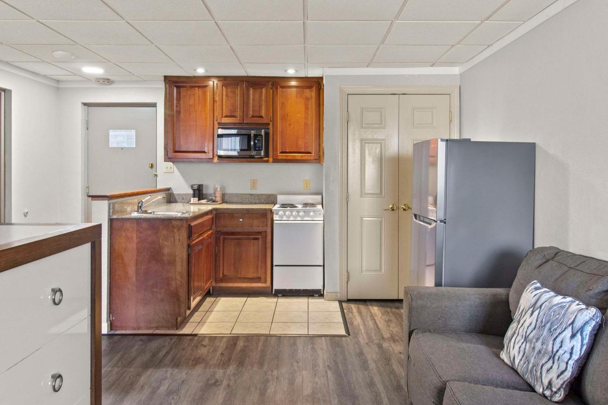Quality Inn & Suites Downtown Грийн Бей Екстериор снимка