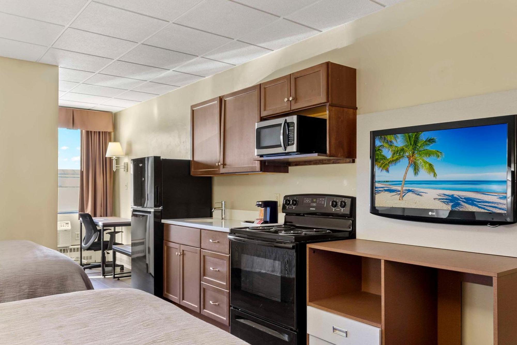 Quality Inn & Suites Downtown Грийн Бей Екстериор снимка