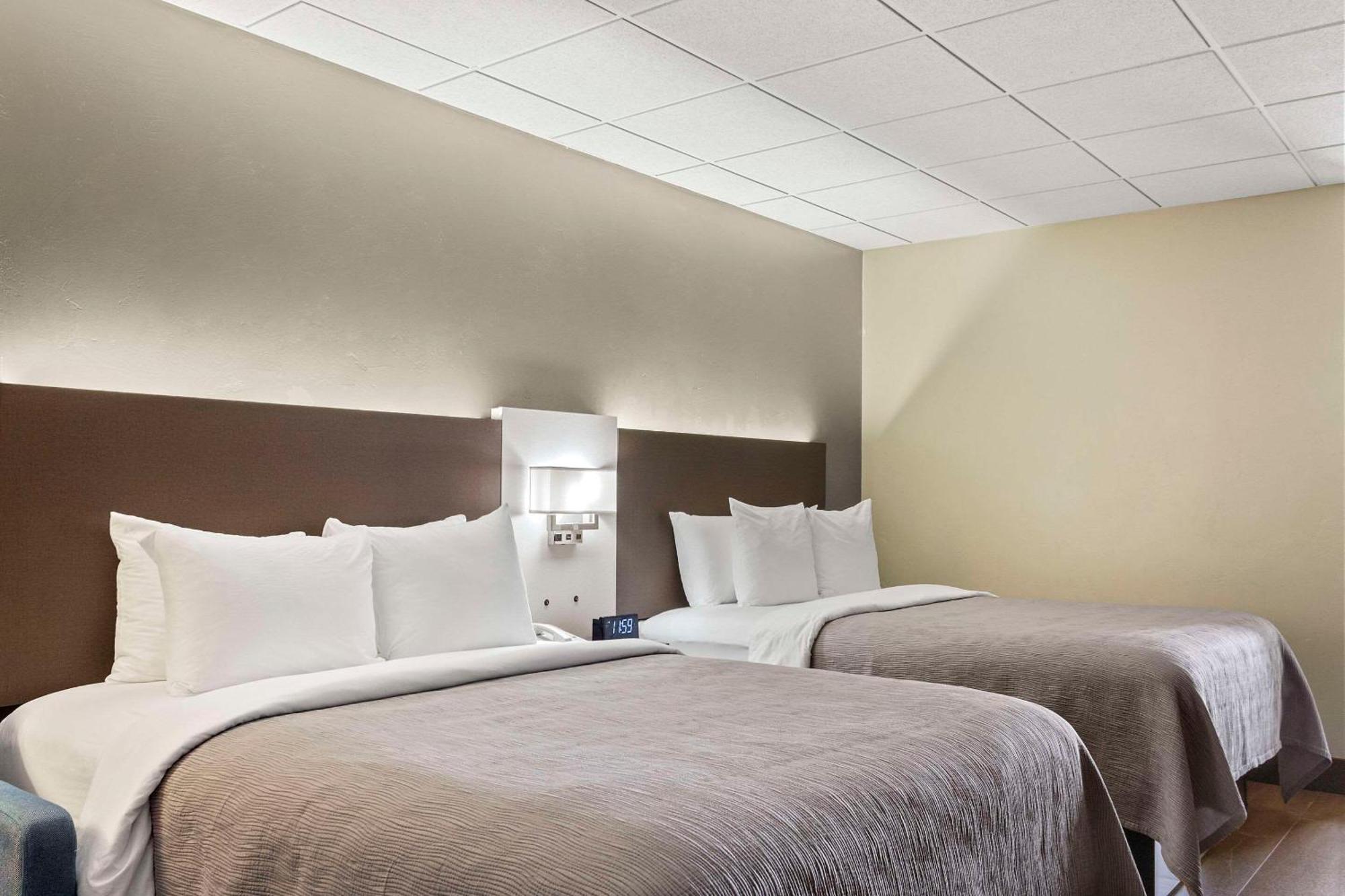 Quality Inn & Suites Downtown Грийн Бей Екстериор снимка