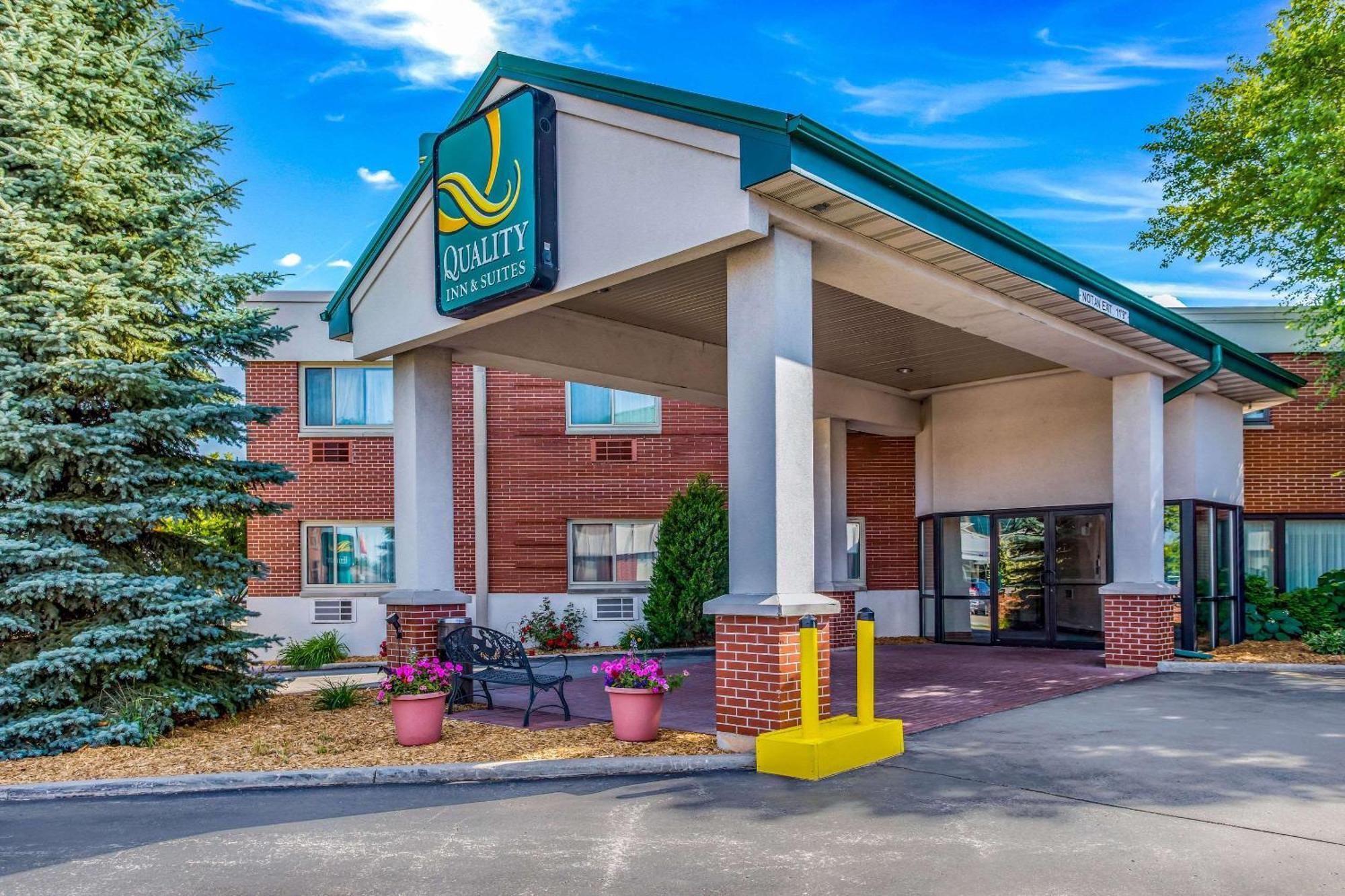 Quality Inn & Suites Downtown Грийн Бей Екстериор снимка