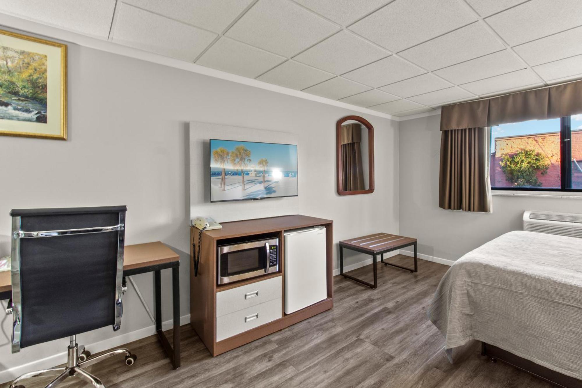Quality Inn & Suites Downtown Грийн Бей Екстериор снимка