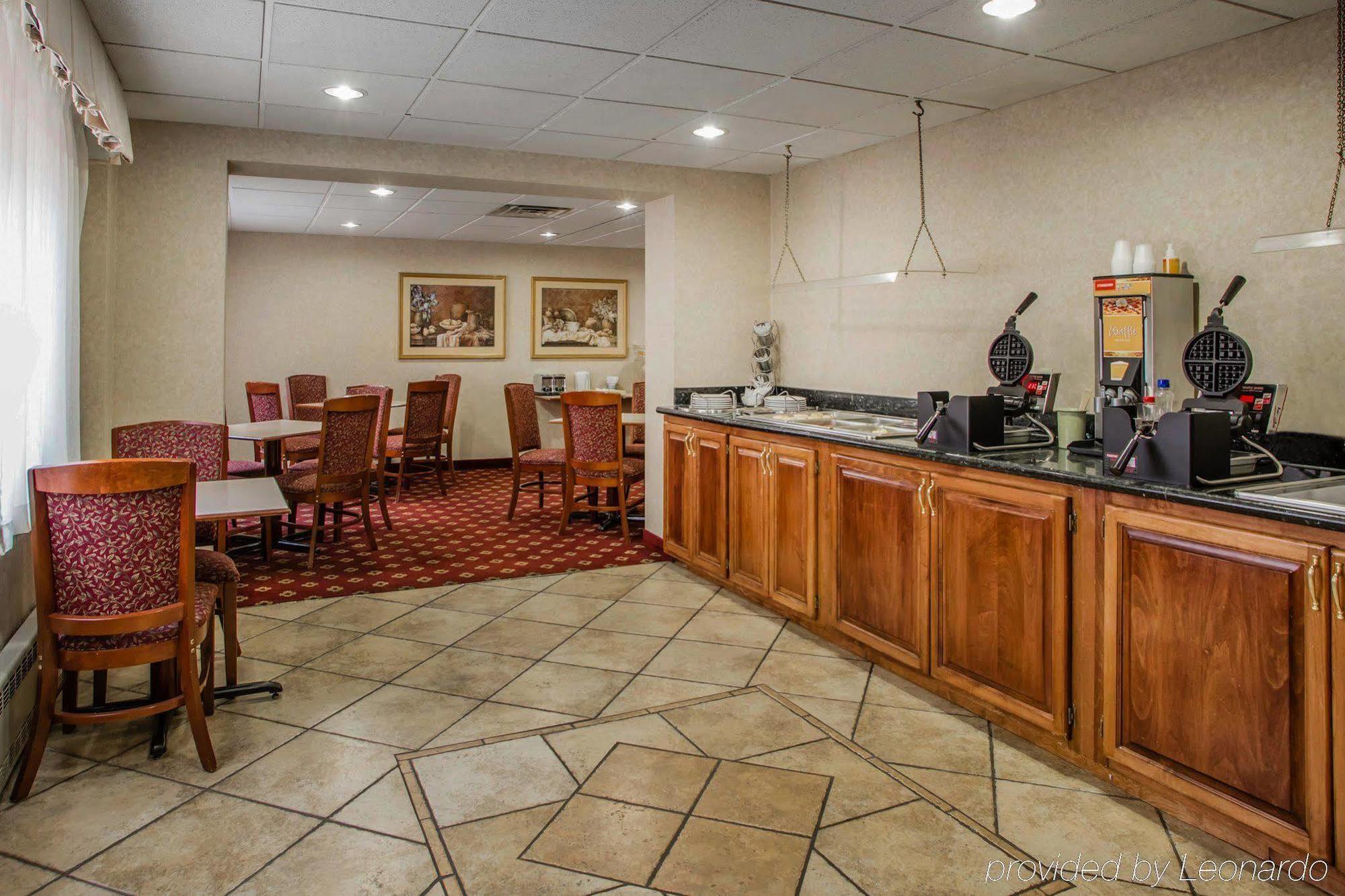 Quality Inn & Suites Downtown Грийн Бей Екстериор снимка