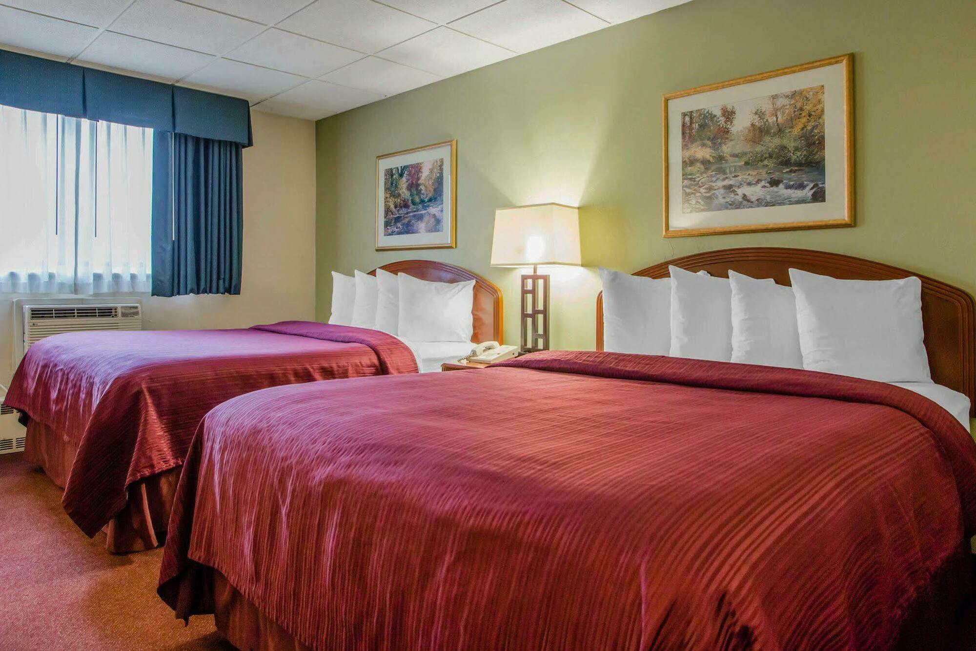 Quality Inn & Suites Downtown Грийн Бей Екстериор снимка