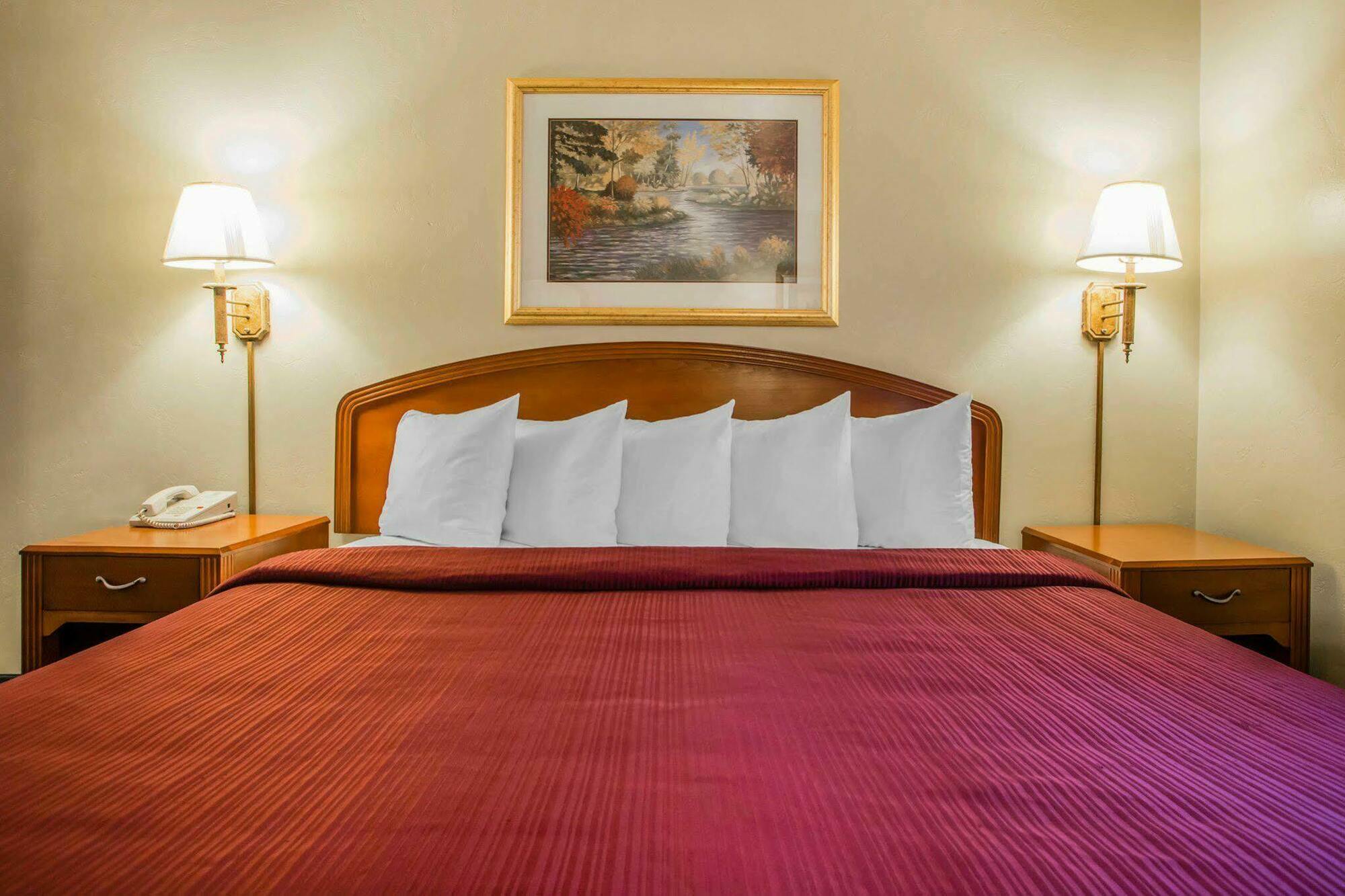 Quality Inn & Suites Downtown Грийн Бей Екстериор снимка